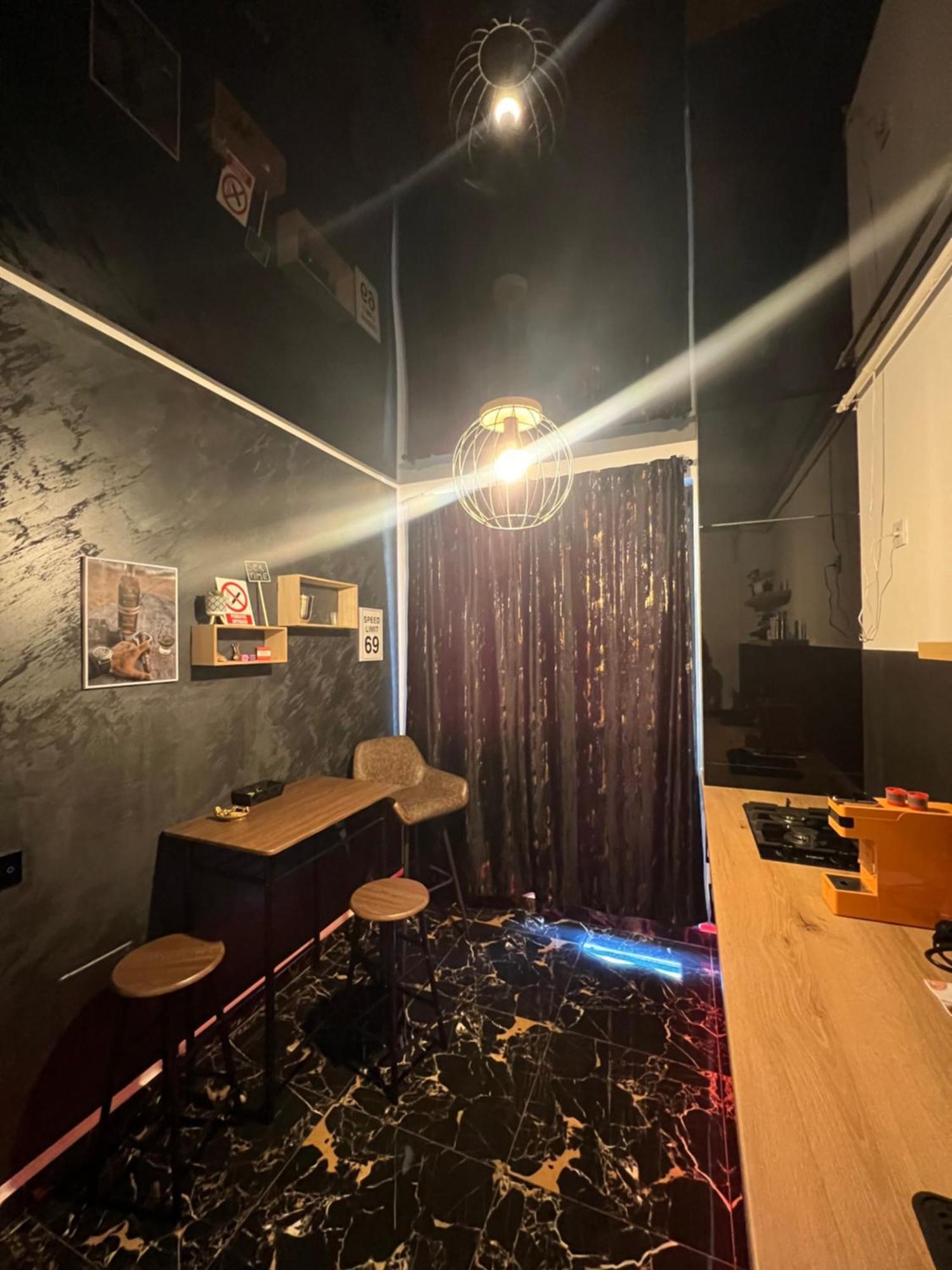 Adult Only Fantasy Room Бухарест Экстерьер фото