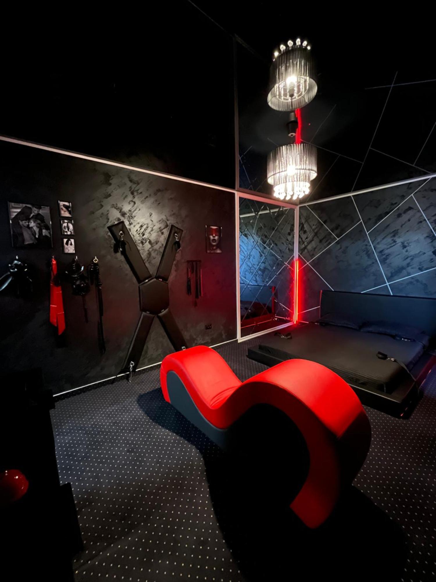 Adult Only Fantasy Room Бухарест Экстерьер фото